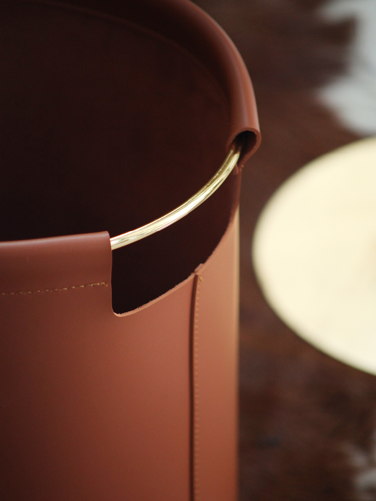 Brown Leather Storage Bucket f - Home Decor Hampers avaliação e preço